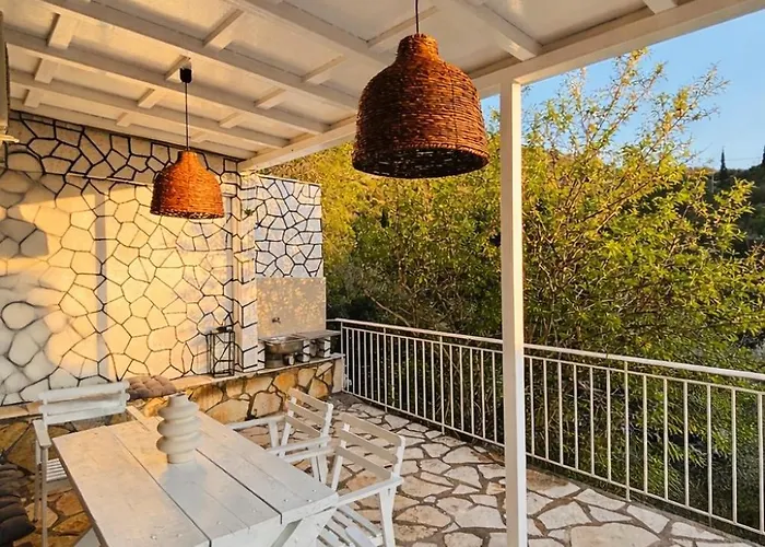 Salt & Stone 펜션 *